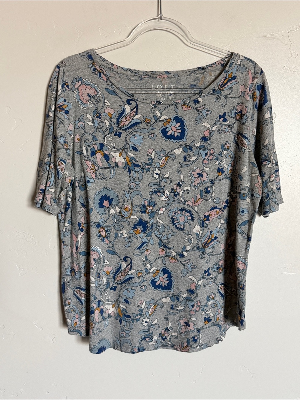 LOFT Gray Cotton Floral Scoop Neck Top with Blue & Pink Accents
